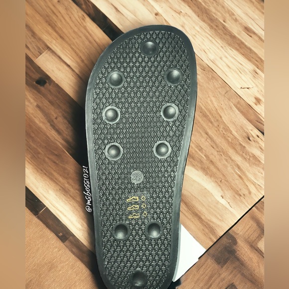 MCQ ALEXANDER MCQUEEN Logo Slides NEVER WORN - Picture 4 of 4